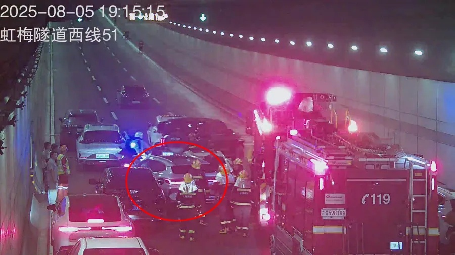 事发上海隧道！车辆自燃引发大片拥堵，临盆孕妇被堵在车流中…没想到还有这条密道