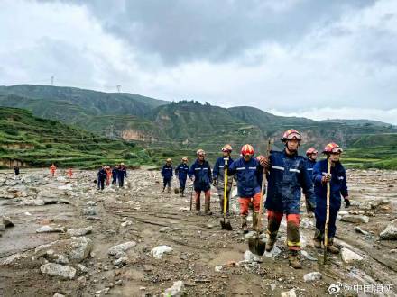 840名消防员奋战甘肃榆中救援一线