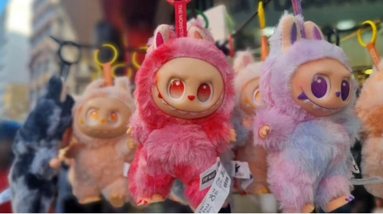 美媒：洛杉矶一潮玩店遭洗劫，价值约7000美元“拉布布”被盗