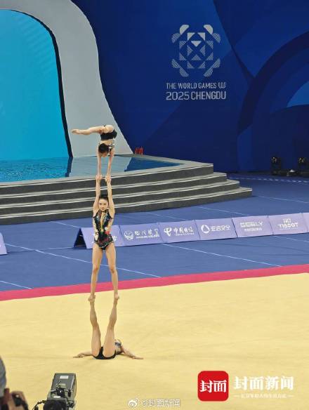 三朵金花摘世运会体操首金:“我们值得!” 三朵金花摘世运会体操首金:“我们值得!”