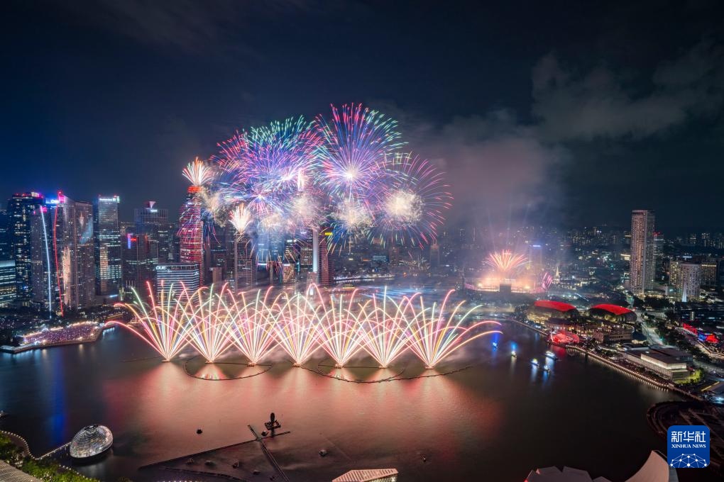 新加坡举行国庆庆典
