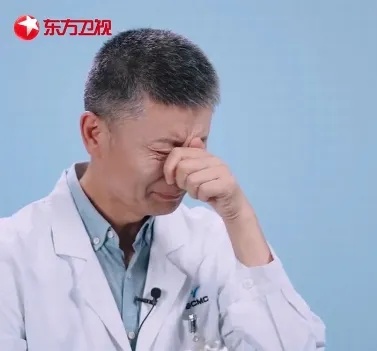 知名学者孩子患病，上海儿科专家流泪哽咽，背后原因令无数网友心疼！