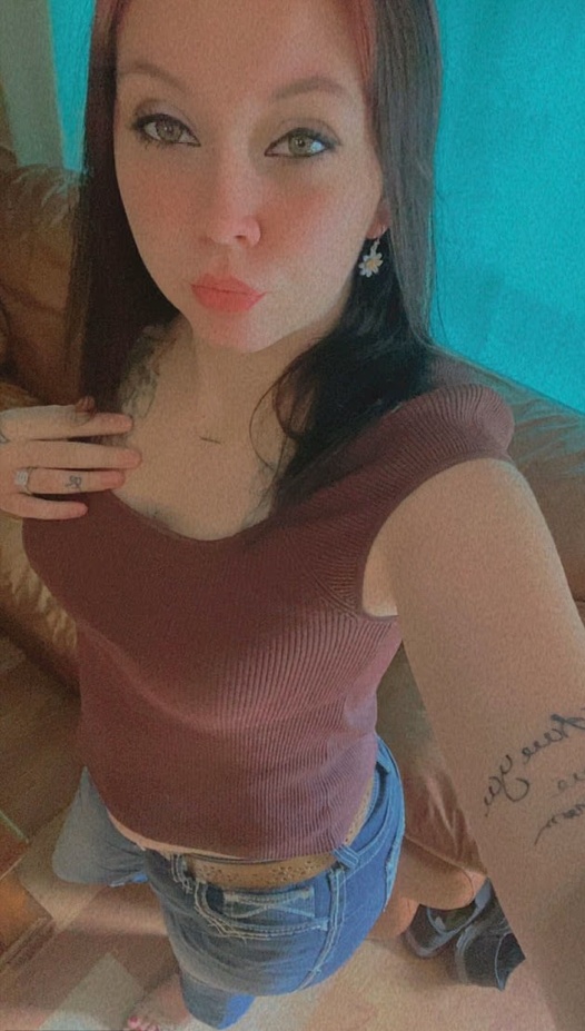 美国年轻妈妈每天吸300口电子烟，检查发现肺部有电子烟油