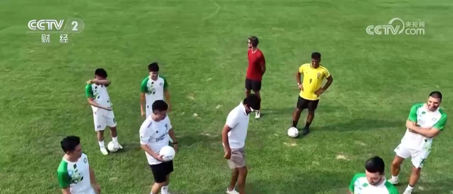 外国游客解锁“小众游”“定制游”新体验 沉浸式感受“大美中国”魅力