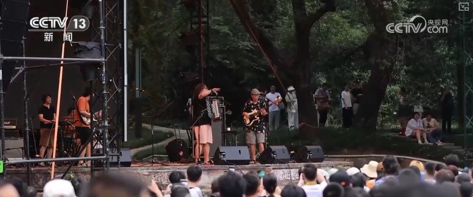 “清爽”文旅燃动暑期“热”经济 “网红”项目激活“逗留型旅游”活力