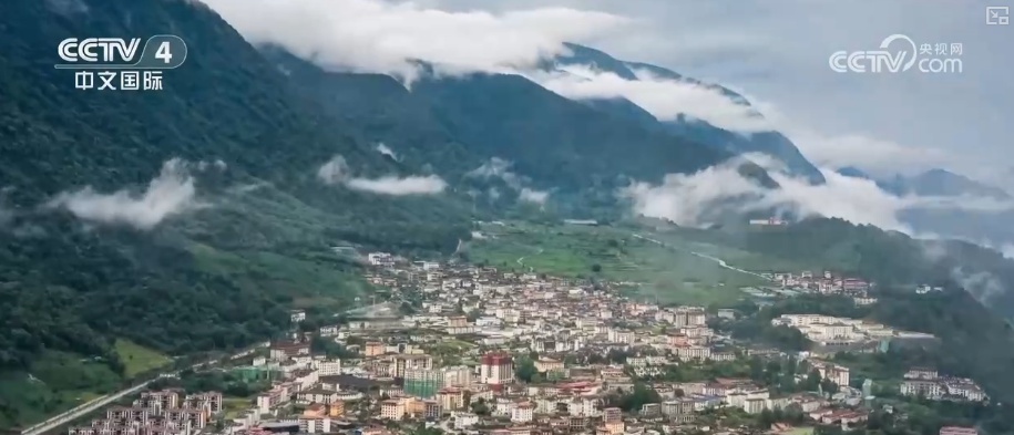 “公路一通天地宽”！墨脱新生代用互联网思维重写这片土地故事