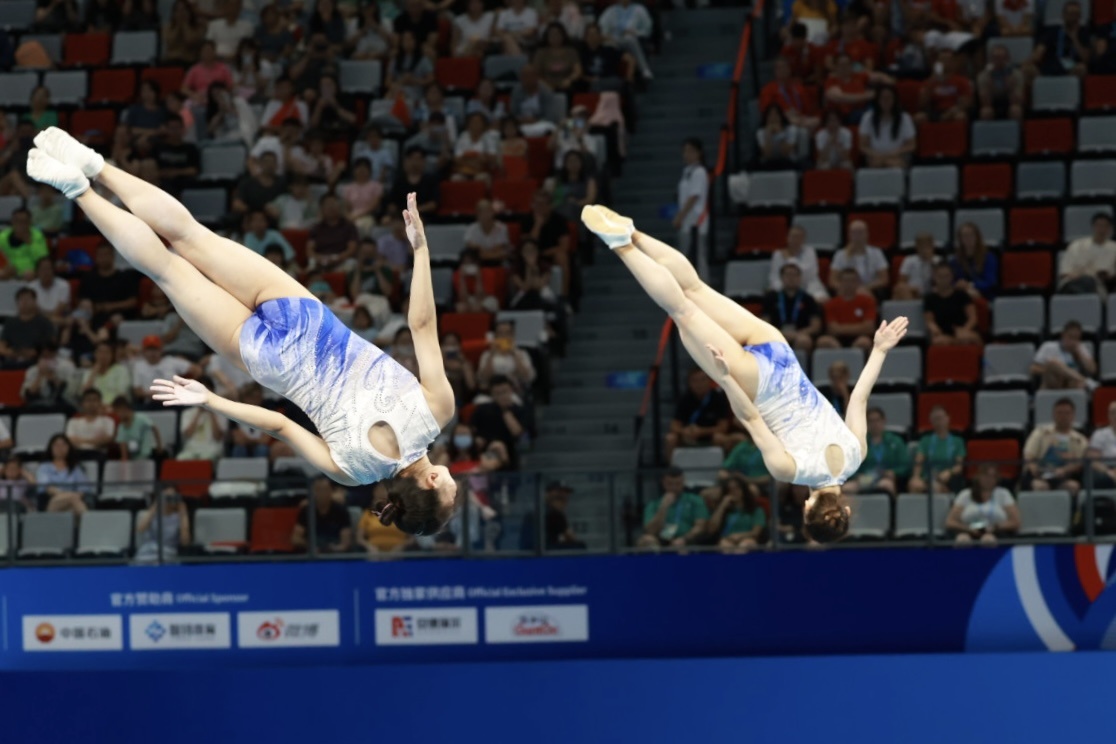 中国队夺得成都世运会蹦床女子双人同步金牌