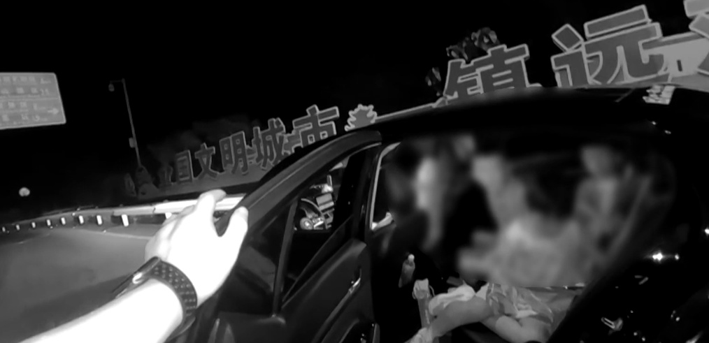 这是什么“神操作”？贵州一教练为逃避处罚，竟将孩子塞进后备箱……