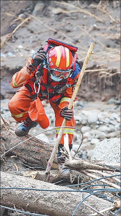 甘肃兰州市榆中县因灾受损公路全部抢通