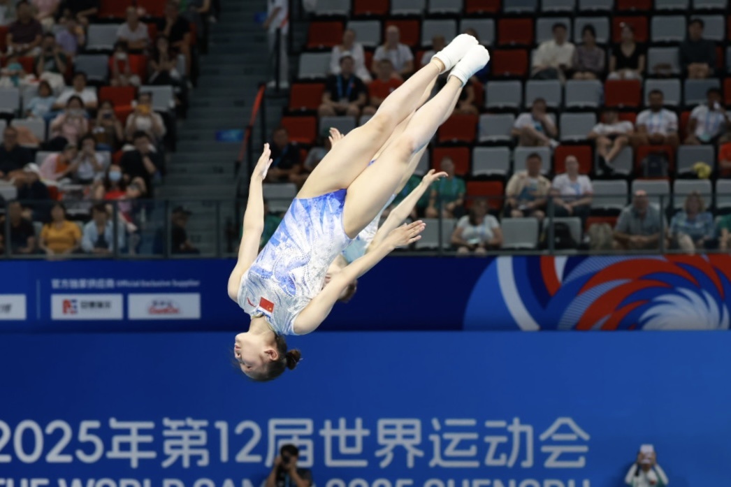 中国队夺得成都世运会蹦床女子双人同步金牌