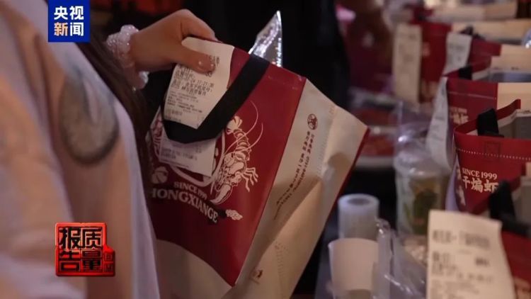 外卖大战，到底在“卷”谁？