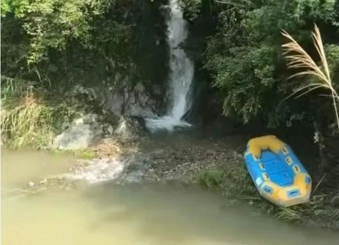仅20分钟,漂流突变“泥石流”!在山里游玩时遇暴雨怎么办? 仅20分钟,漂流突变“泥石流”!在山里游玩时遇暴雨怎么办?