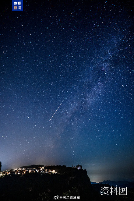 英仙座流星雨要来了 裸眼是看英仙座流星雨的最佳方式