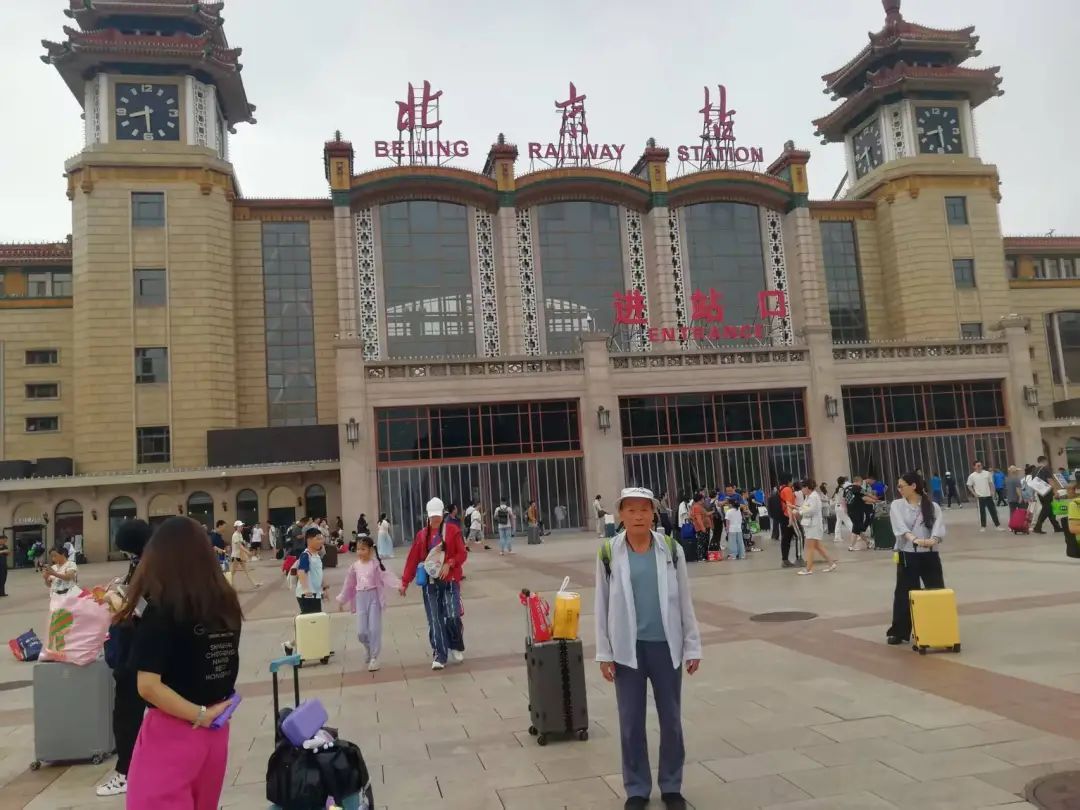 七旬老人独自进京,只为求证“这种植物是不是野生的原始旱稻” 七旬老人独自进京,只为求证“这种植物是不是野生的原始旱稻”