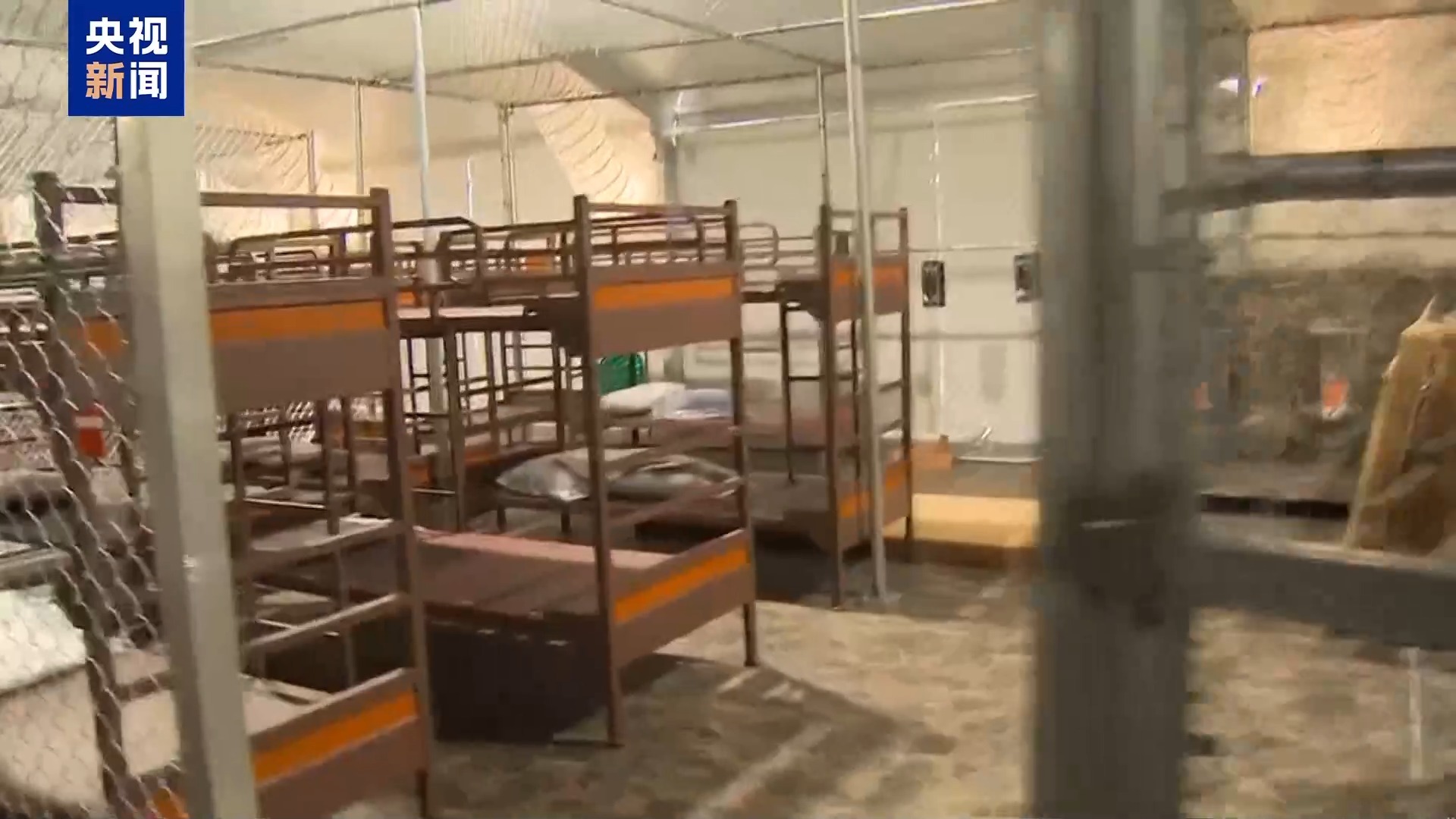 美民众和被拘留者家属抗议 要求关闭“鳄鱼恶魔岛” 美民众和被拘留者家属抗议 要求关闭“鳄鱼恶魔岛”