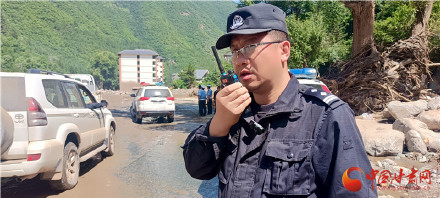 兰州公安“鹰眼”巡航榆中山洪灾区 守护“生命通道”保畅通