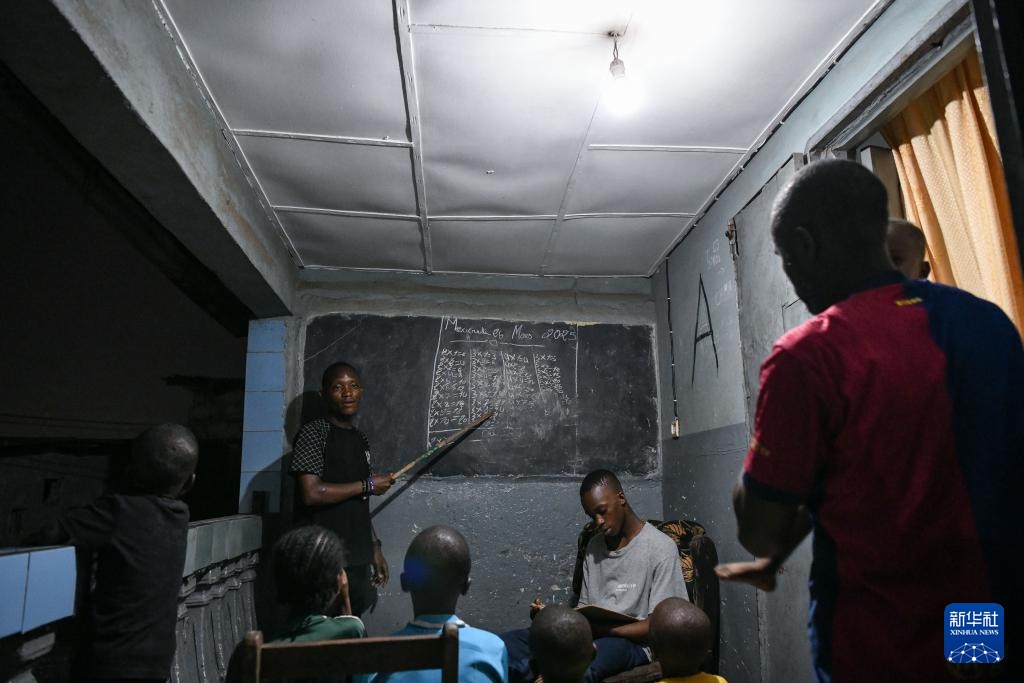 几内亚凯乐塔水电站:印在货币上的中几能源合作标志 几内亚凯乐塔水电站:印在货币上的中几能源合作标志