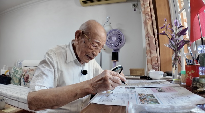 婉拒担架、徒步撤离，北京暴雨93岁老兵“硬核”转移背后的故事