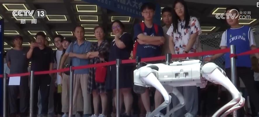 脑控无人机、青少年机器人设计赛……世界机器人大赛展现未来科技新趋势