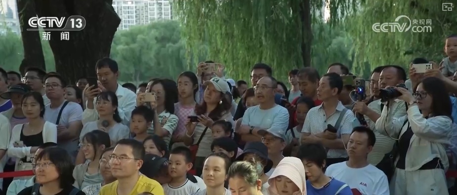 聚人气、消费旺！“城市夜宴”“票根经济”“赛事经济”激活夏日经济澎湃活力
