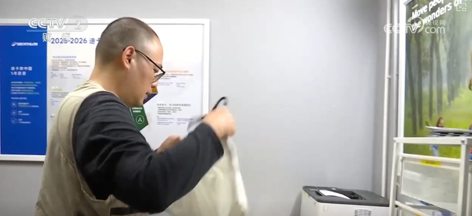 增订单，下好“先手棋”！即时零售爆发式增长 闪购万物点燃商家布局热情