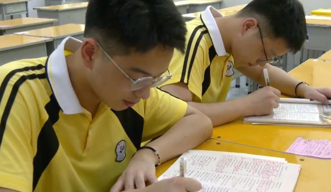 李宸宇、李峻宇，同分考上哈工大！