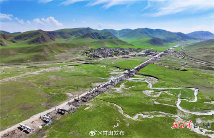 “铁公机”齐发力 甘南州崇山峻岭铺坦途