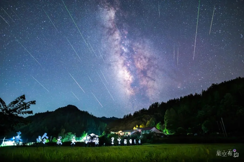 “英仙座流星雨”来了!今明两晚,记得抬头看 “英仙座流星雨”来了!今明两晚,记得抬头看