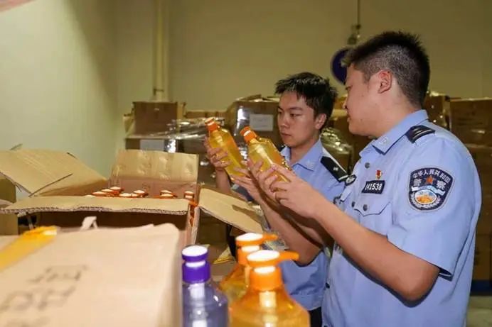 知名国货遭疯狂仿冒!500元“野兽派”香薰成本仅20元,“蜂花”发货地也造假 知名国货遭疯狂仿冒!500元“野兽派”香薰成本仅20元,“蜂花”发货地也造假