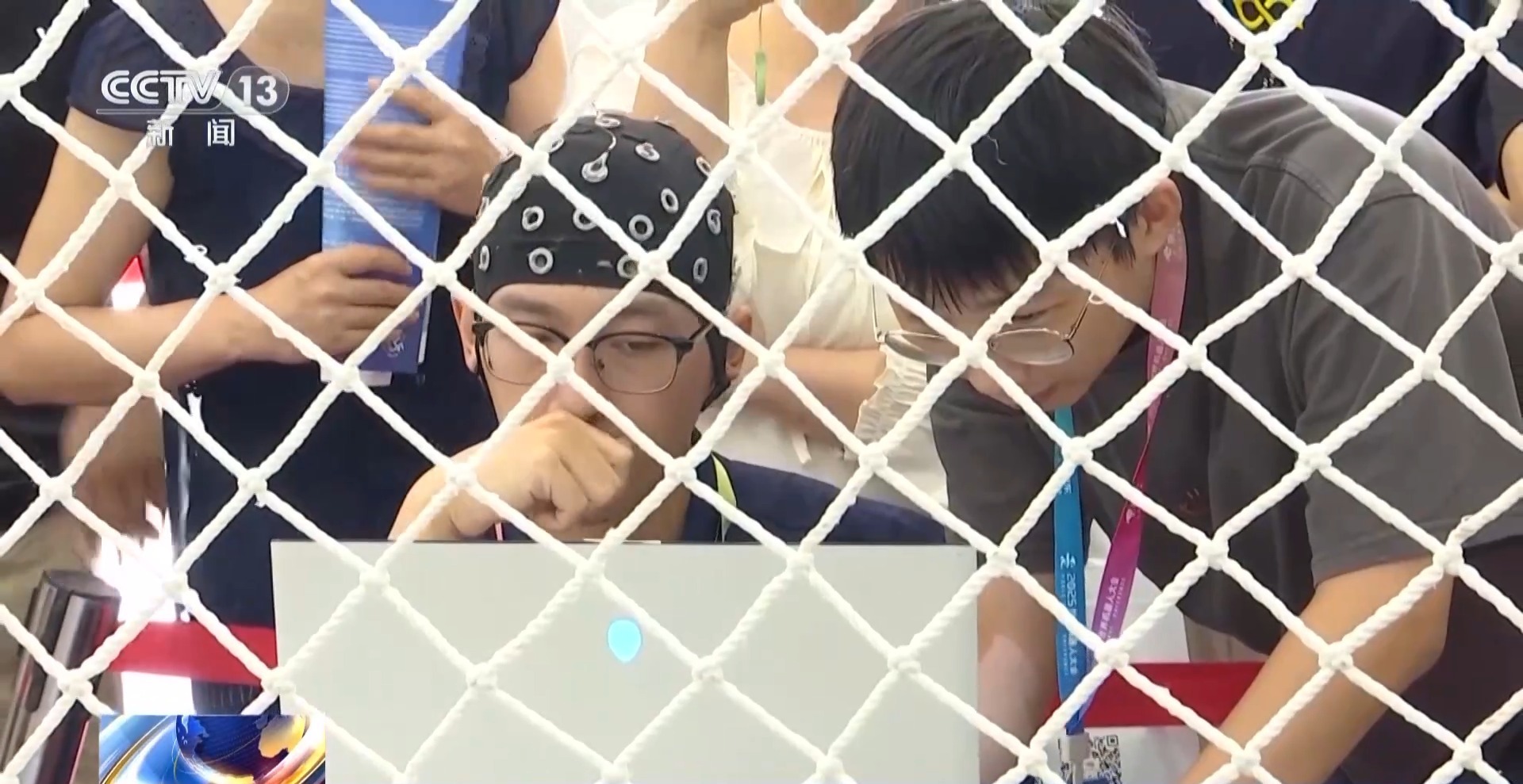 BCI脑控机器人大赛：推动脑控技术应用发展