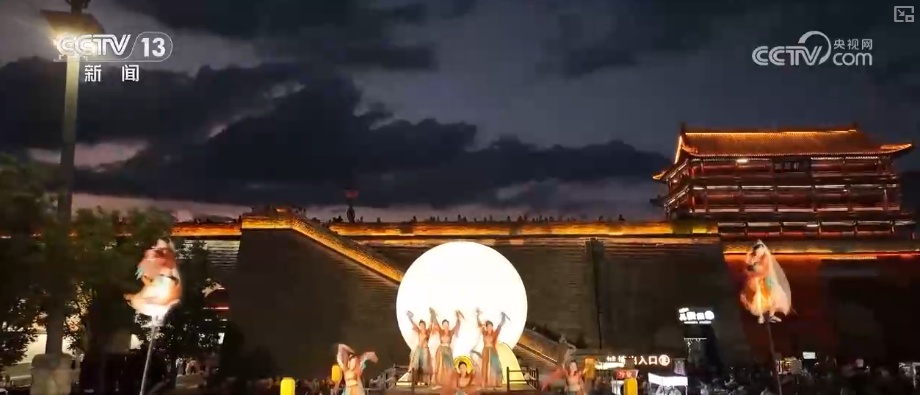 聚人气、消费旺！“城市夜宴”“票根经济”“赛事经济”激活夏日经济澎湃活力