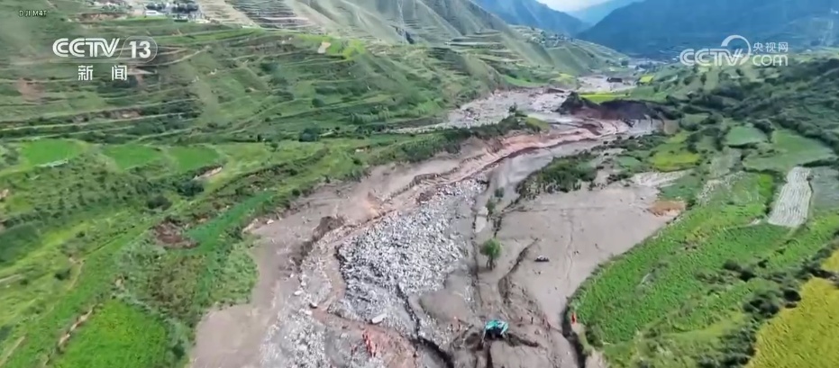 通电通路、物资发放、危房评估……甘肃渝中逐步恢复生产生活秩序