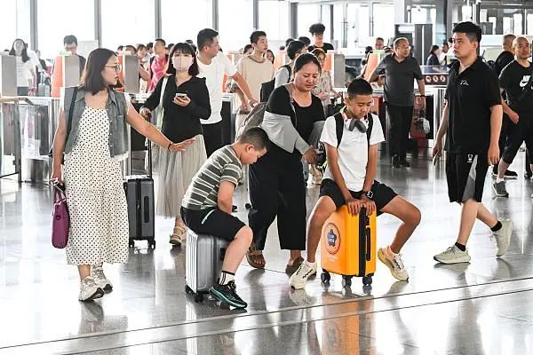 带4名儿童坐高铁需买几张票？官方解答
