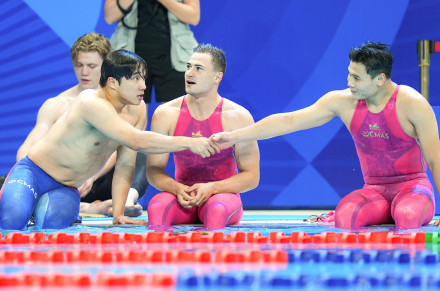 赞！体育赛场从不缺友爱画面