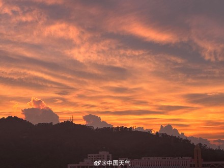 广东揭阳台风来临前霞光漫天