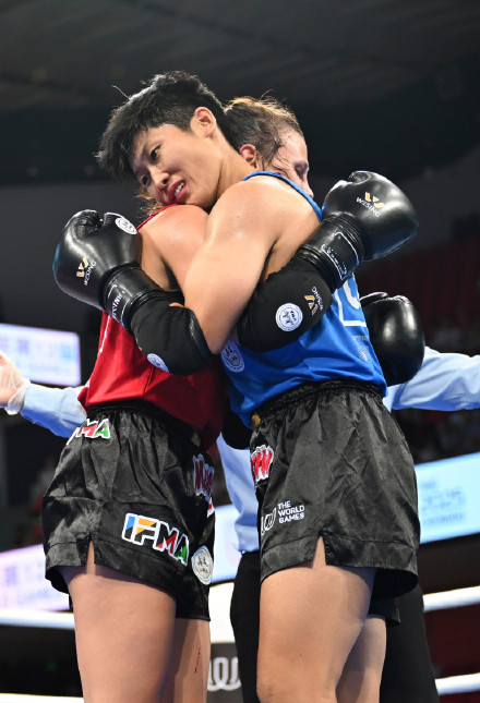 赞！体育赛场从不缺友爱画面