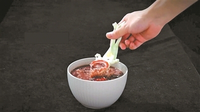 丑东西艺术展火出圈 年轻人审美态度够包容