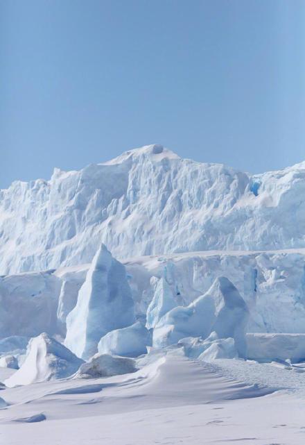 南极冰川消融 发现60多年前英国男子遗骸