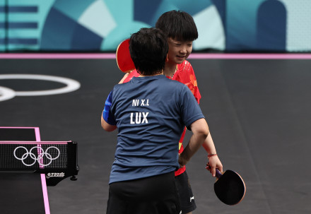 赞！体育赛场从不缺友爱画面