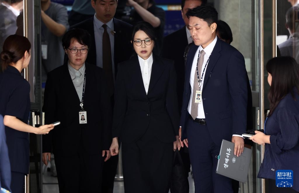 韩国前总统尹锡悦妻子金建希被捕 韩国前总统尹锡悦妻子金建希被捕