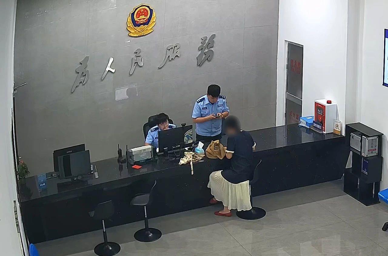 暑期机票退改签诈骗多发 “退款陷阱”全流程手法拆解→ 暑期机票退改签诈骗多发 “退款陷阱”全流程手法拆解→