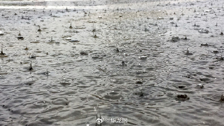受前期降雨影响 重庆26条中小河流出现1至6米涨水