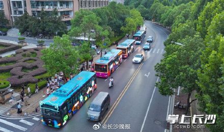 浏阳烟花夜巴士上线 浏阳烟花夜巴士上线