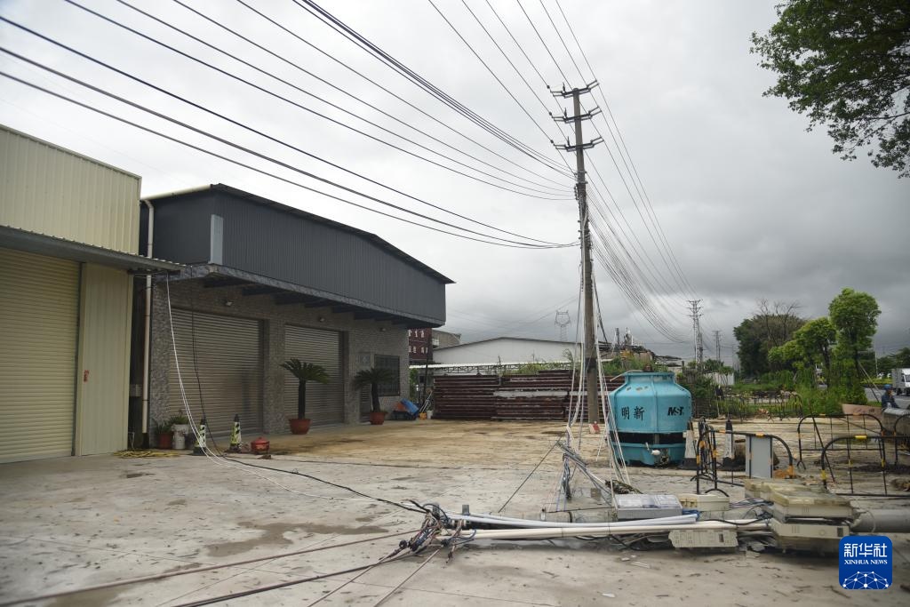 台风“杨柳”过境 广东多地发布暴雨预警 台风“杨柳”过境 广东多地发布暴雨预警