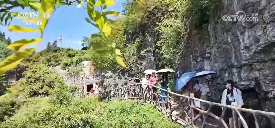 “文旅+”解锁清凉一夏的N种方式 各地花式“避暑游”点燃消费热情 “文旅+”解锁清凉一夏的N种方式 各地花式“避暑游”点燃消费热情