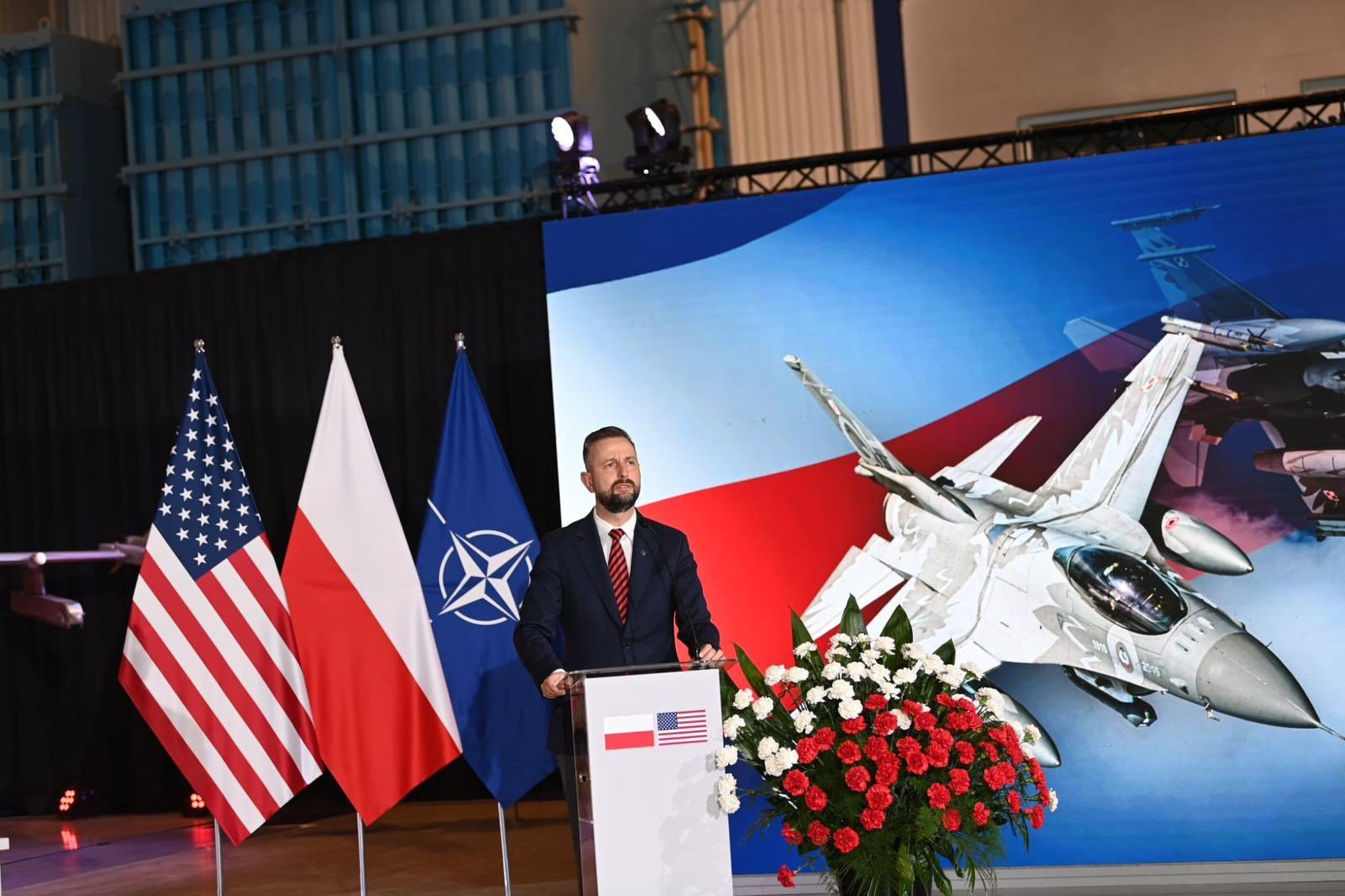 波兰斥资38亿美元升级全部F-16战斗机