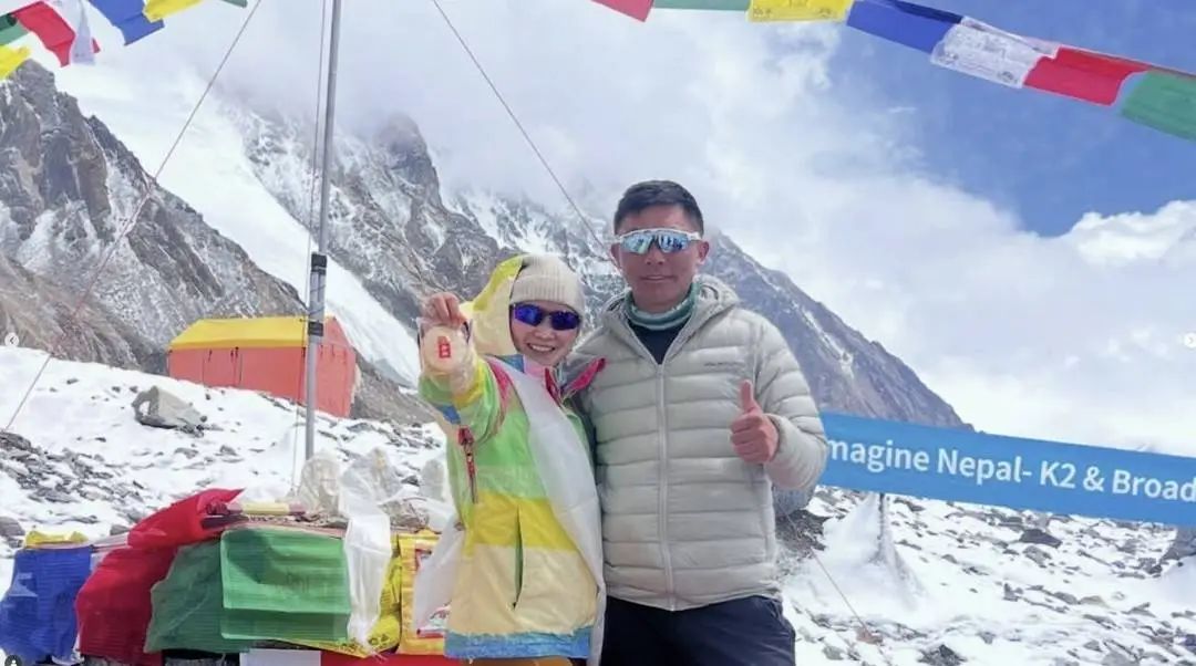 一中国登山者在登顶乔戈里峰后被落石砸中当场死亡！“目前正进行遗体找回工作”