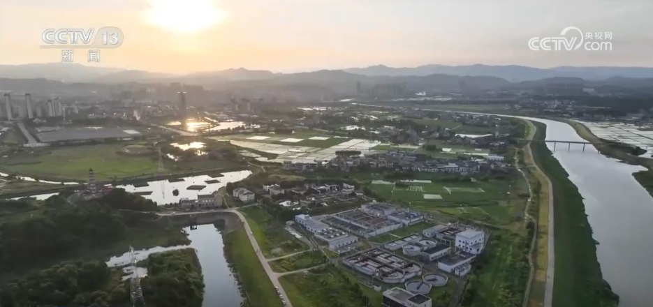 “数智”赋能生态环境保护 “千里眼”“顺风耳”牢牢“管住”每滴可能流入长江的污水 “数智”赋能生态环境保护 “千里眼”“顺风耳”牢牢“管住”每滴可能流入长江的污水