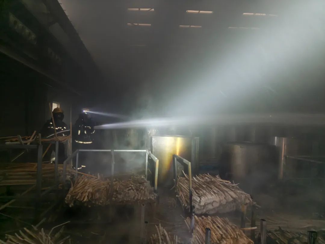 郑州航空港区一厂房车间发生火灾！消防提醒