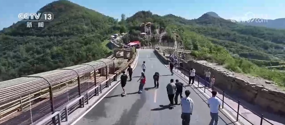 “文旅+”解锁清凉一夏的N种方式 各地花式“避暑游”点燃消费热情 “文旅+”解锁清凉一夏的N种方式 各地花式“避暑游”点燃消费热情